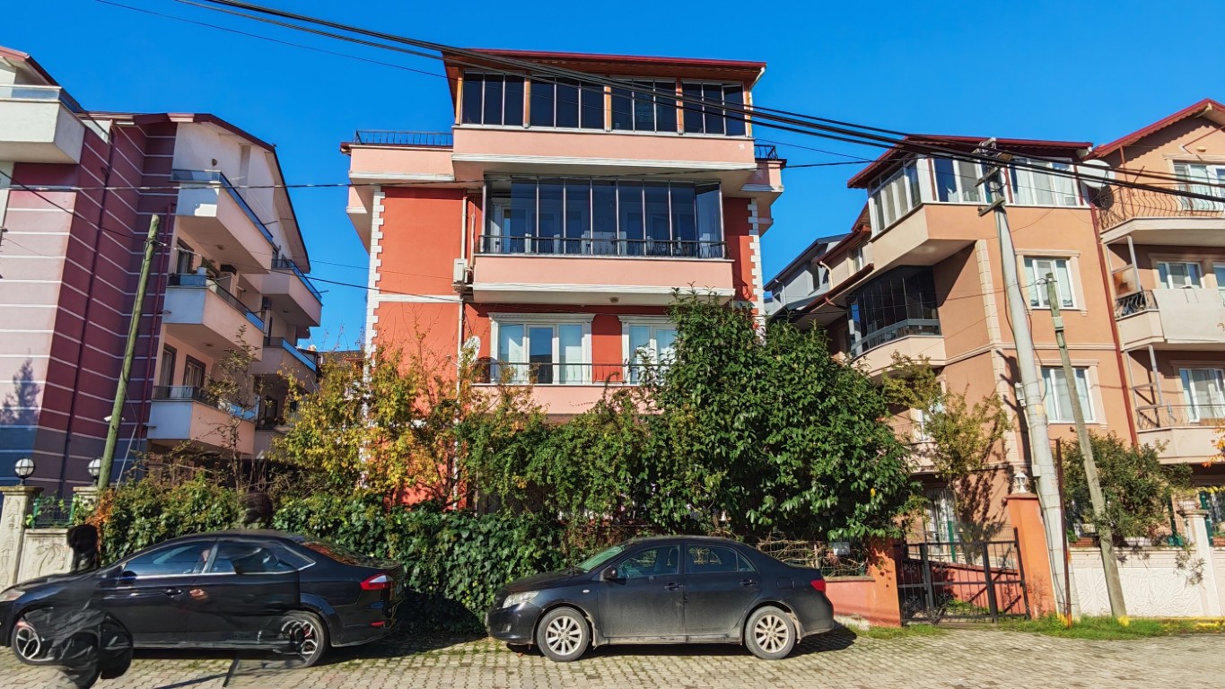KARTEPE ATAEVLERDE KİRALIK 2+1 GENİŞ ARAKAT DAİRE
